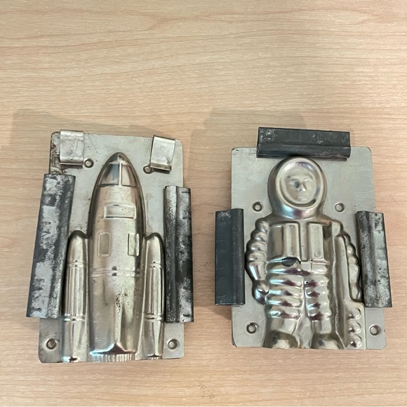 Vintage Astronaut & Spaceship Rocket Ship Chocolate Candy Making Mold Space - Picture 1 of 13